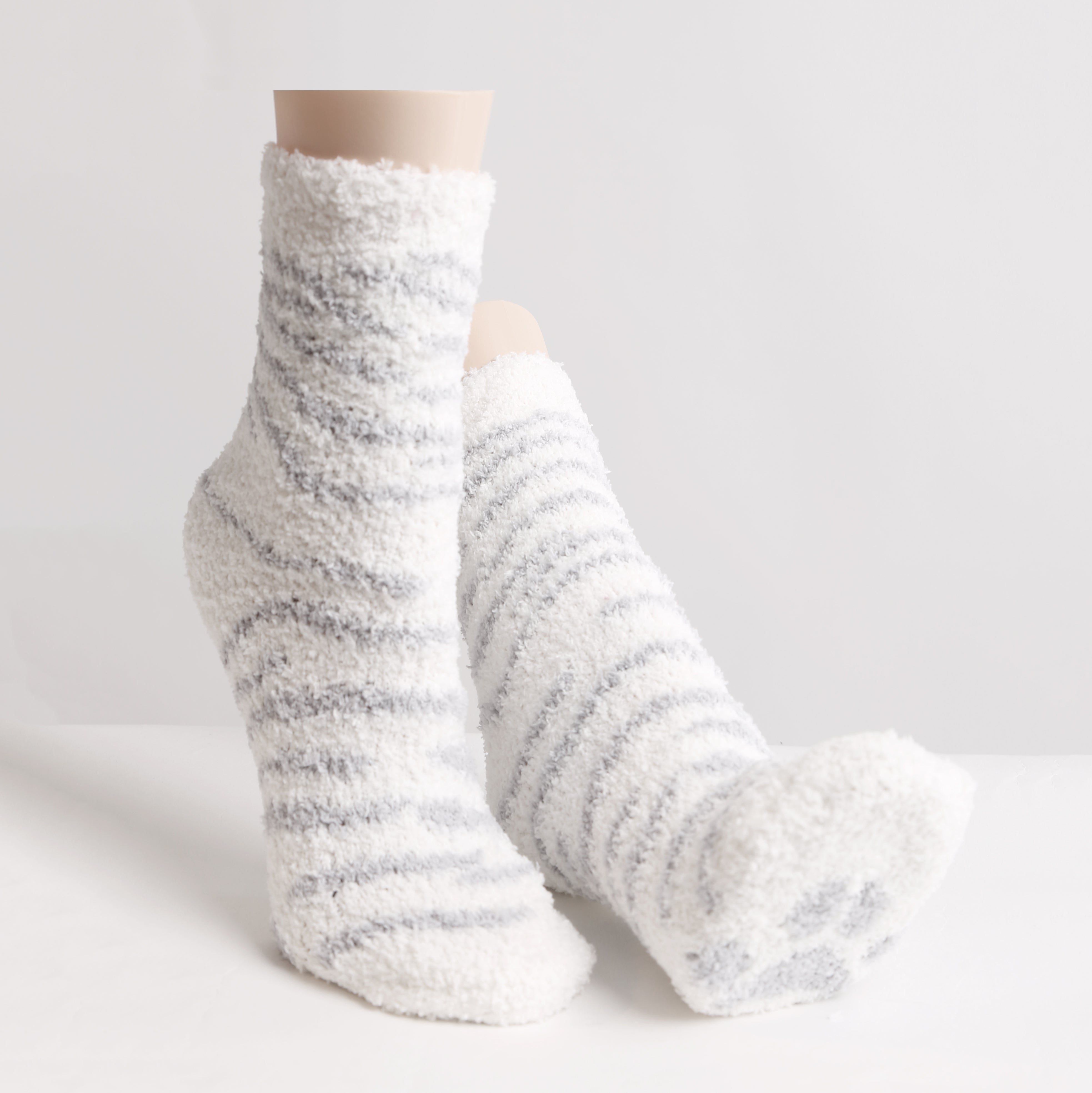 JCS106 - TIGER PRINT LUXURY SOFT MINI-CREW SOCKS W/ PAW PRINT - 6PC SET